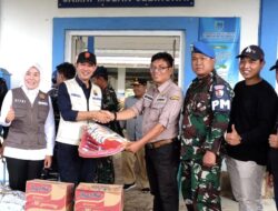 Datang ke Lahat, Harnojoyo dan Fitrianti Beri Bantuan ke Warga Korban Banjir Bandang