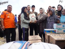 Penasihat DWP  Sumsel Melza Elen Setiadi Santuni Korban Kebakaran Desa Ibul Tiga  Kabupaten Ogan Ilir 