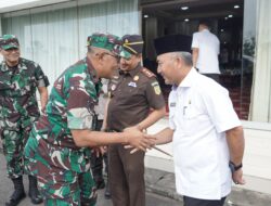 Danrem 044/Gapo Disambut Hangat di Bumi Serasan Sekate, Makan Malam Dihadiri Bupati Terpilih.