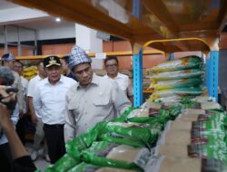 Gubernur Herman Deru Dampingi Mentan Amran Sulaiman Tinjau Operasi Pangan Murah di Kantor Pos Merdeka Palembang