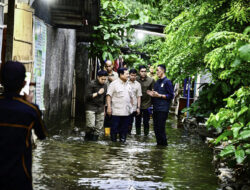 Presiden Prabowo Tinjau Warga Terdampak Banjir di Bekasi