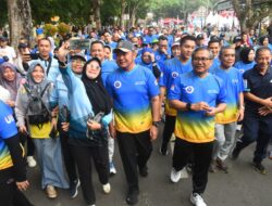 Herman Deru Buka Jalan Sehat IKA UII, Tekankan Pentingnya Peduli Sesama