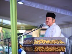 Salat Idul Fitri di Masjid Agung Palembang, Herman Deru Tekankan Nilai Kebersamaan dan Kepedulian