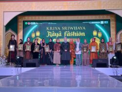 Kriya Sriwijaya Raya Fashion Meriahkan Semarak Idulfitri Di Kota Pempek