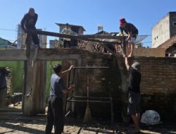 DKM Nurul Hidayah Gelar Bedah Rumah untuk Warga Pemetung Basuki OKU Timur