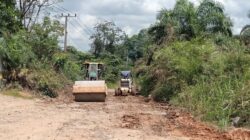 Jalan Rusak Tak Dibiarkan, Instruksi Bupati Muba Picu Aksi Nyata di Sanga Desa