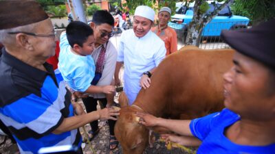 Herman Deru Serahkan Hewan Kurban, Ziarah Keluarga hingga Kunjungi Wisata Religi Al Quran Raksasa di Hari Raya Idul Adha