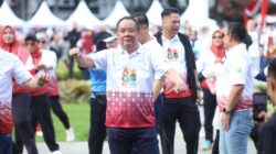 Cik Ujang Lepas Jalan Santai HUT ke-80 Sumsel, Ribuan ASN dan Warga Meriahkan Kebersamaan