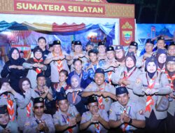 Cik Ujang Terima Lencana Melati pada Ulang Janji Hari Pramuka ke-65 di Cibubur